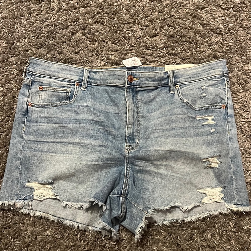 American Eagle Hi-Rise Shortie size 22 shorts. Super stretch. NWT!